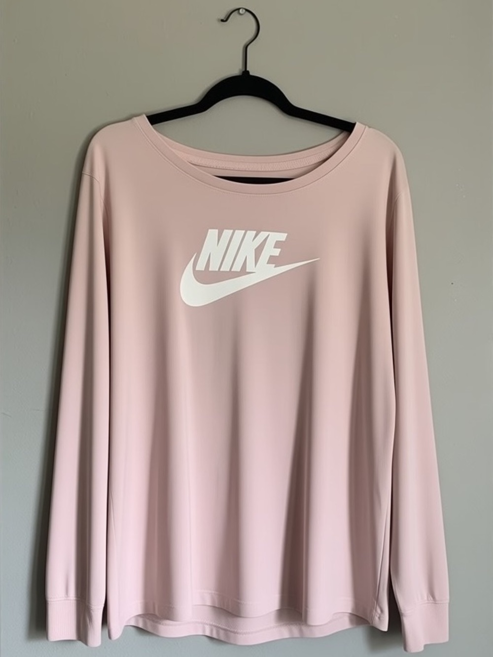 Nike Sportswear Essential Women’s Pink Long-Sleeve Logo T-Shirt - Size 2x